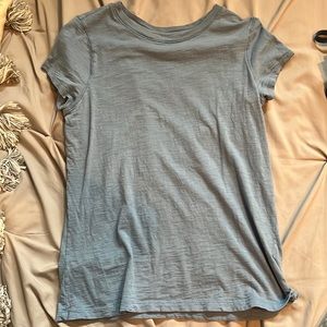 Universal Threads, size medium, blue t-shirt